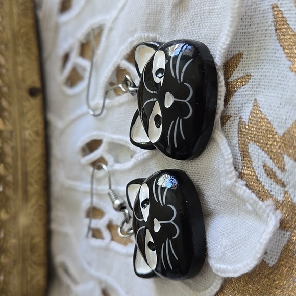 Hypoallergenic Black Cat Earrings Mid-size Large Eye Cute Whiskers - Picture 4 of 6